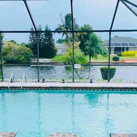 ケープコーラル Hidden Secret Waterfront Retreatヴィラ エクステリア 写真
